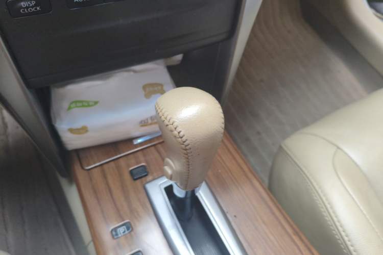 Used Nissan Teana 2011 2.0L XL Comfort Edition Gear Lever