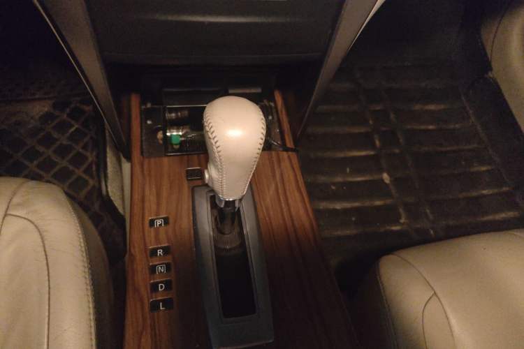Used Nissan Teana 2011 2.0L XL Glory Edition Gear Lever