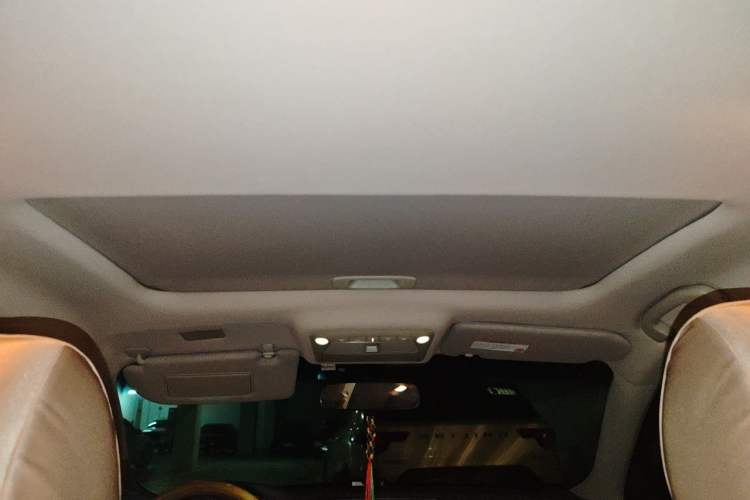 Used Nissan Teana 2011 2.5L XL Advanced Edition Headliner