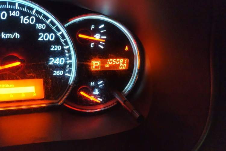 Used Nissan Teana 2011 2.5L XL Advanced Edition Odometer Close Up