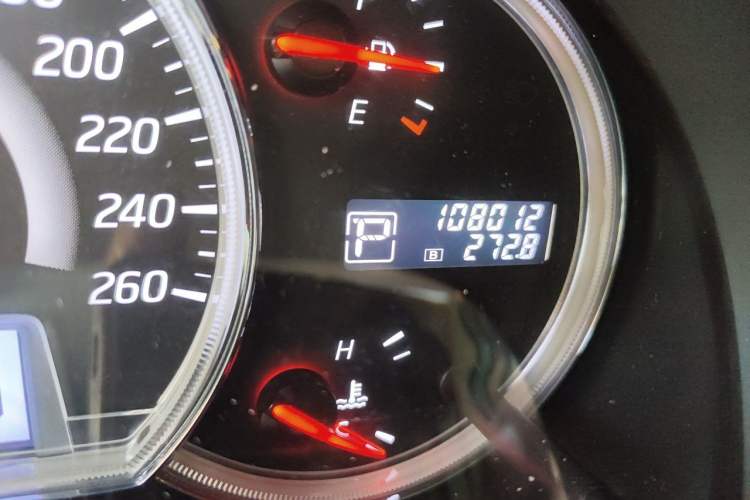 Used Nissan Teana 2011 2.5L XL Advanced Edition Odometer Close Up