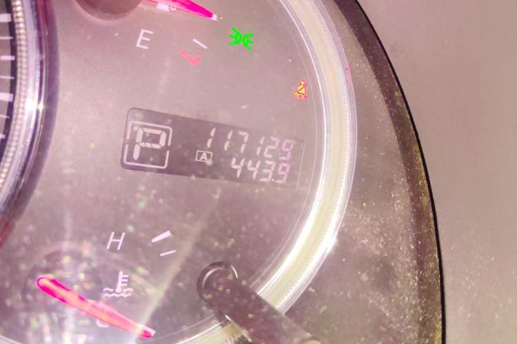 Used Nissan Teana 2011 2.0L XL Comfort Edition Odometer Close Up