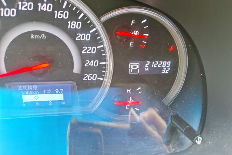 Used Nissan Teana 2011 2.5L XL Advanced Edition Odometer Close Up