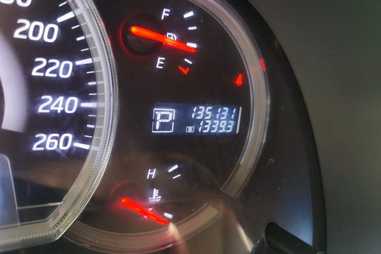 Used Nissan Teana 2011 Duke 2.5L XV Luxury Edition Odometer Close Up