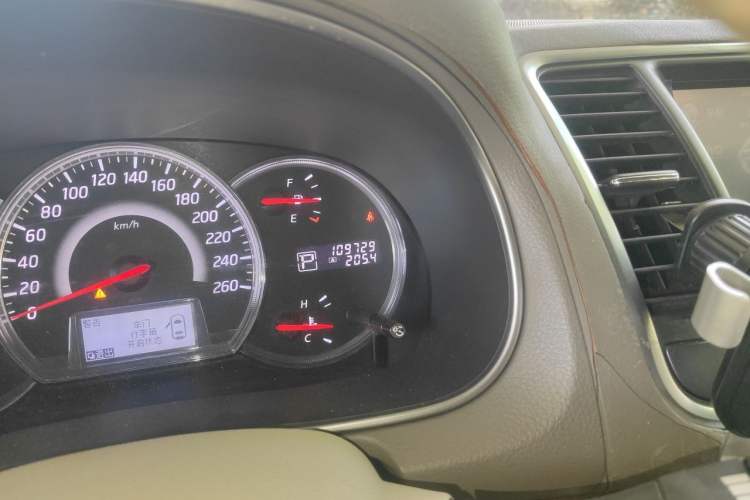 Used Nissan Teana 2011 2.5L XL Advanced Edition Odometer Close Up