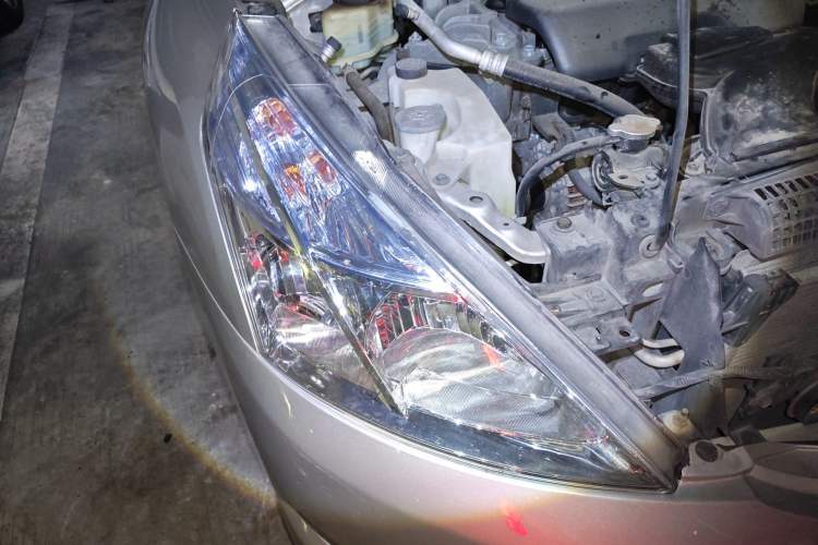Used Nissan Teana 2011 2.0L XL Comfort Edition Right Front Headlight