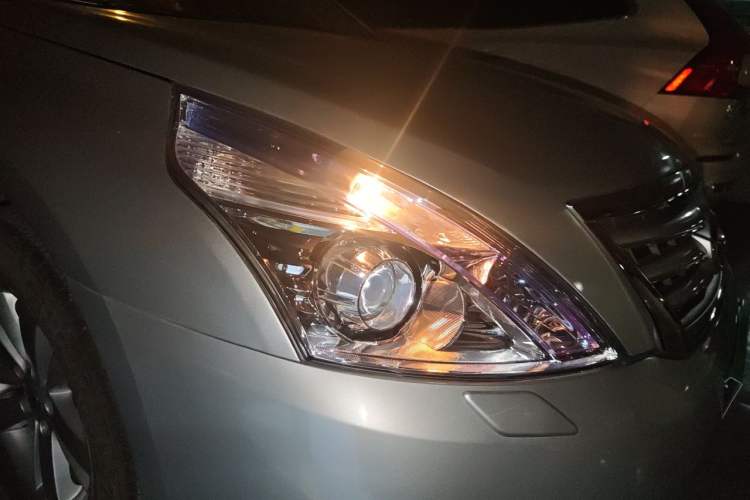 Used Nissan Teana 2011 2.5L XL Advanced Edition Right Front Headlight