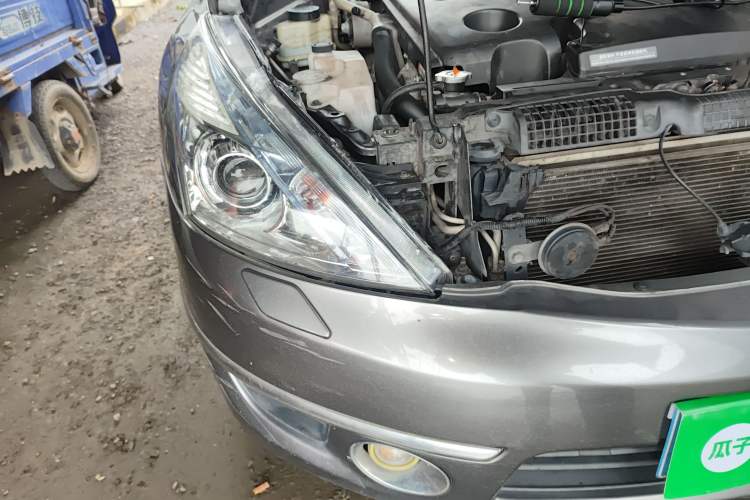 Used Nissan Teana 2011 Duke 2.5L XV Luxury Edition Right Front Headlight