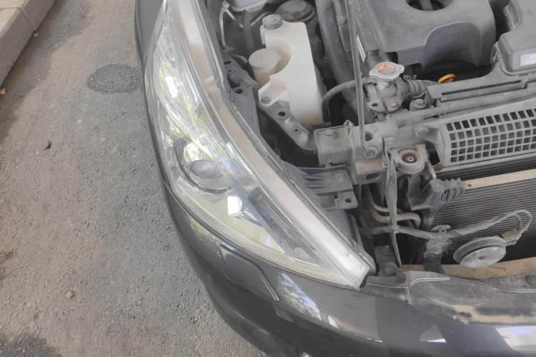 Used Nissan Teana 2011 2.5L XL Advanced Edition Right Front Headlight