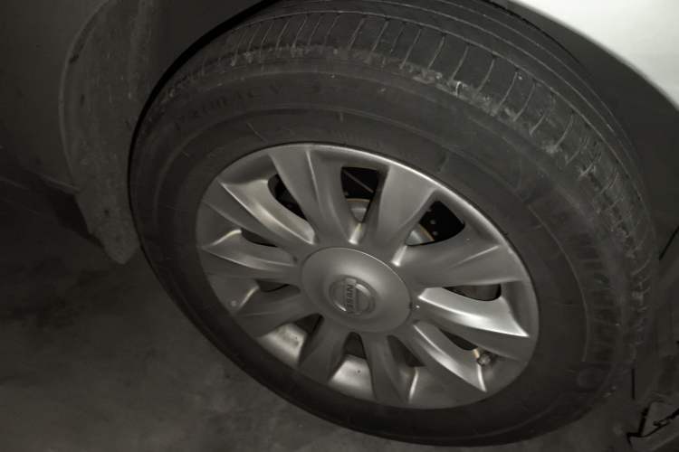 Used Nissan Teana 2011 2.0L XL Comfort Edition Right Front Wheel Hub