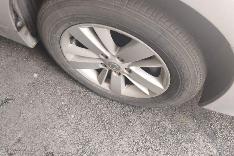 Used Nissan Teana 2011 2.0L XL Comfort Edition Right Front Wheel Hub