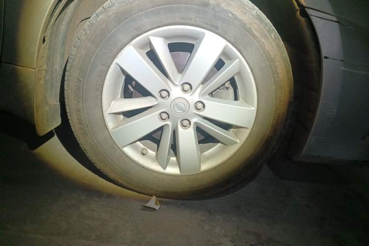 Used Nissan Teana 2011 2.0L XL Comfort Edition Right Front Wheel Hub