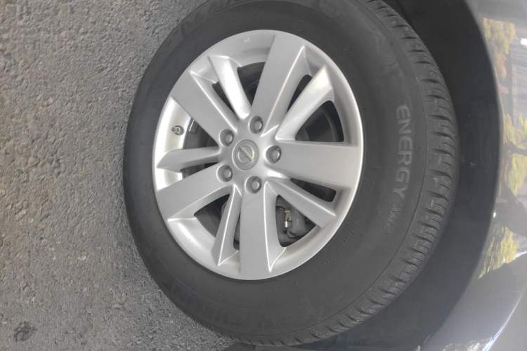 Used Nissan Teana 2011 2.5L XL Advanced Edition Right Front Wheel Hub