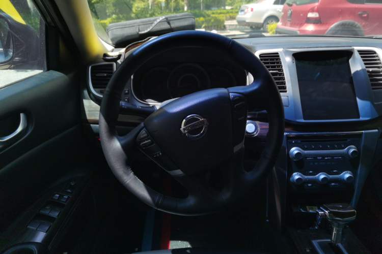 Used Nissan Teana 2011 Duke 2.5L XV Luxury Edition Steering Wheel