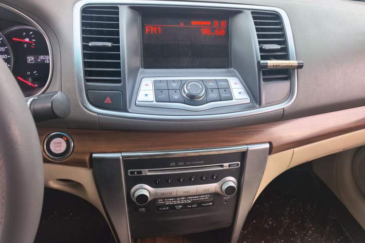 Used Nissan Teana 2011 2.5L XL Advanced Edition Audio And AC Panel