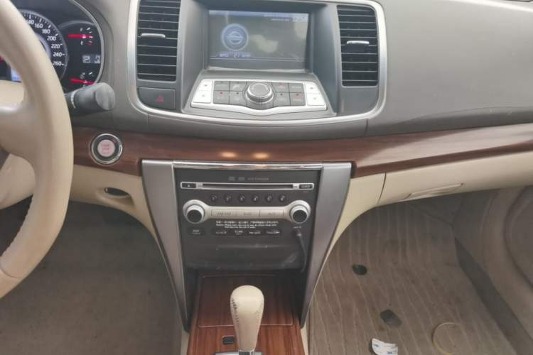 Used Nissan Teana 2011 2.5L XL Advanced Edition Audio And AC Panel