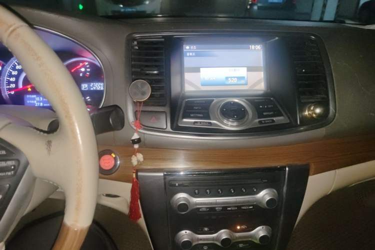 Used Nissan Teana 2011 Duke 2.5L XV Luxury Edition Audio And AC Panel