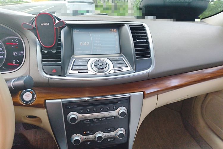 Used Nissan Teana 2011 Duke 2.5L XV Luxury Edition Audio And AC Panel