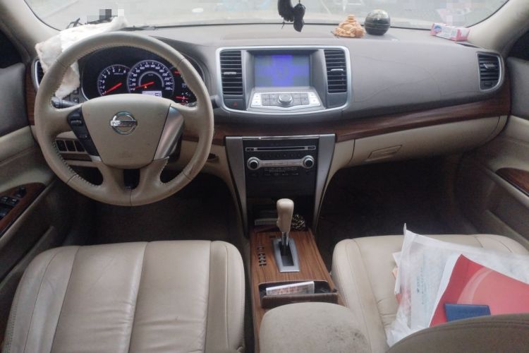 Used Nissan Teana 2011 2.0L XL Comfort Edition Center Console