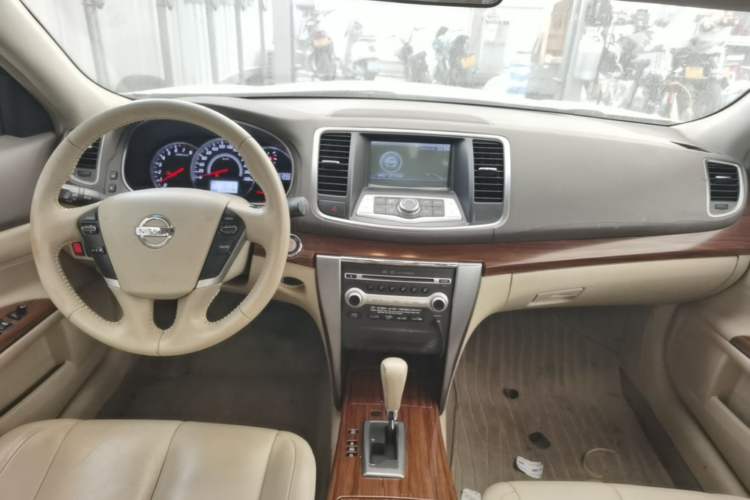 Used Nissan Teana 2011 2.5L XL Advanced Edition Center Console