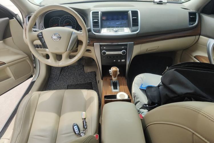 Used Nissan Teana 2011 2.0L XL Glory Edition Center Console