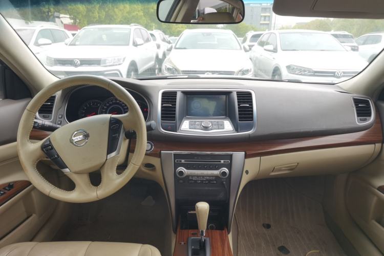 Used Nissan Teana 2011 2.5L XL Advanced Edition Center Console