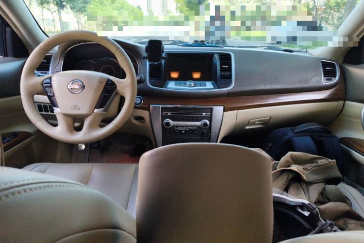 Used Nissan Teana 2011 2.5L XL Advanced Edition Center Console