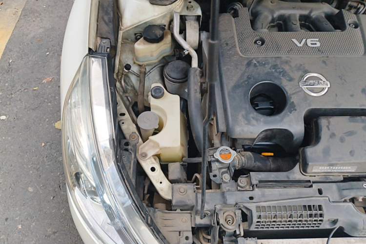 Used Nissan Teana 2011 Duke 2.5L XV Luxury Edition Engine Bay Right