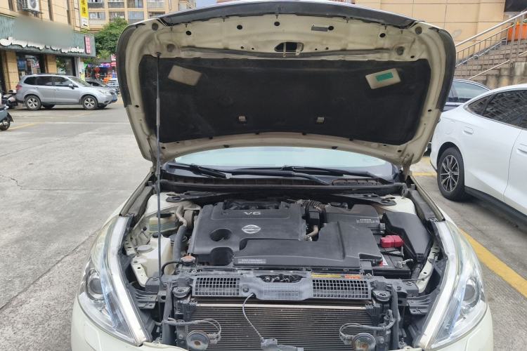 Used Nissan Teana 2011 Duke 2.5L XV Luxury Edition Engine Bay
