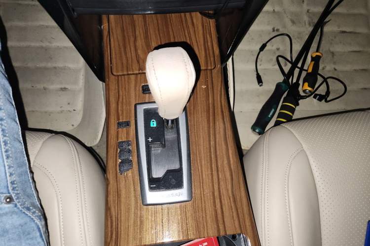 Used Nissan Teana 2011 2.5L XL Advanced Edition Gear Lever