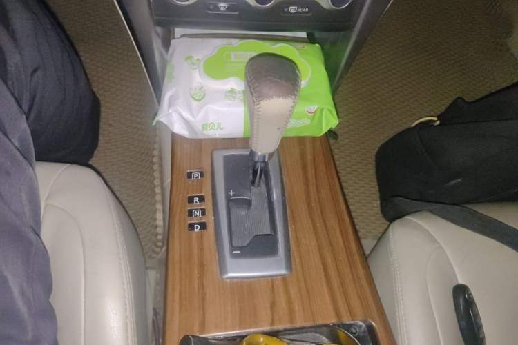 Used Nissan Teana 2011 Duke 2.5L XV Luxury Edition Gear Lever