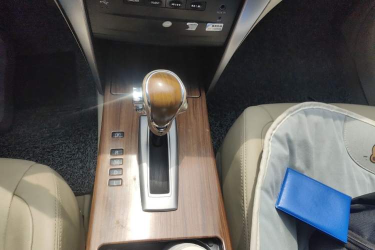 Used Nissan Teana 2011 2.0L XL Glory Edition Gear Lever