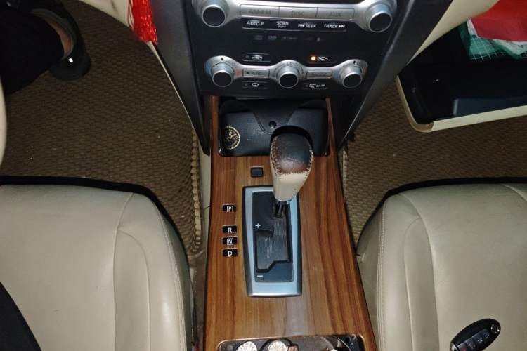 Used Nissan Teana 2011 Duke 2.5L XV Luxury Edition Gear Lever