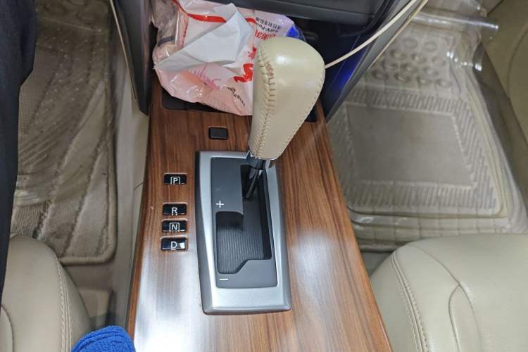 Used Nissan Teana 2011 2.5L XL Advanced Edition Gear Lever