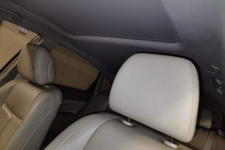 Used Nissan Teana 2011 2.0L XL Comfort Edition Headliner