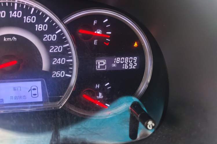 Used Nissan Teana 2011 2.5L XL Advanced Edition Odometer Close Up