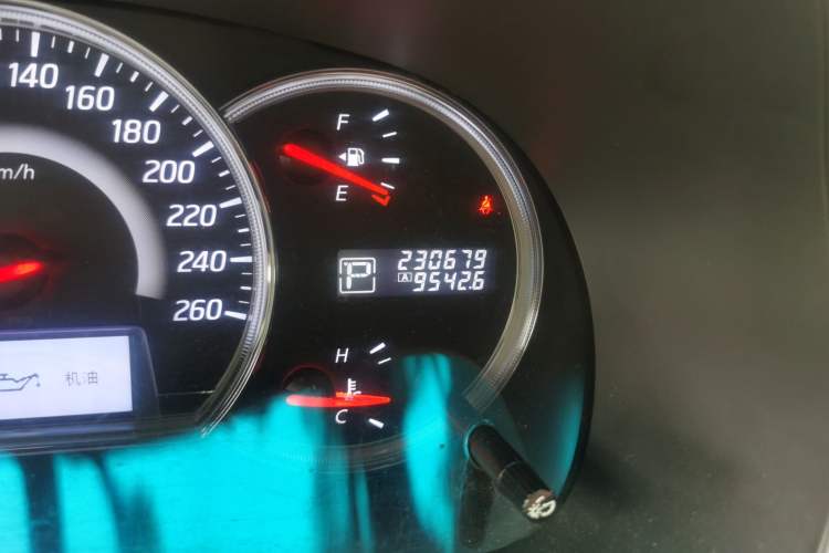 Used Nissan Teana 2011 2.0L XL Comfort Edition Odometer Close Up