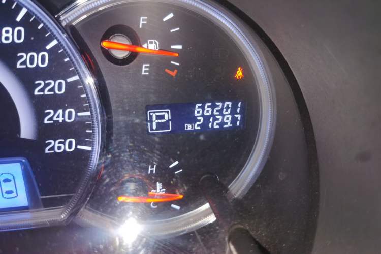 Used Nissan Teana 2011 2.0L XL Comfort Edition Odometer Close Up