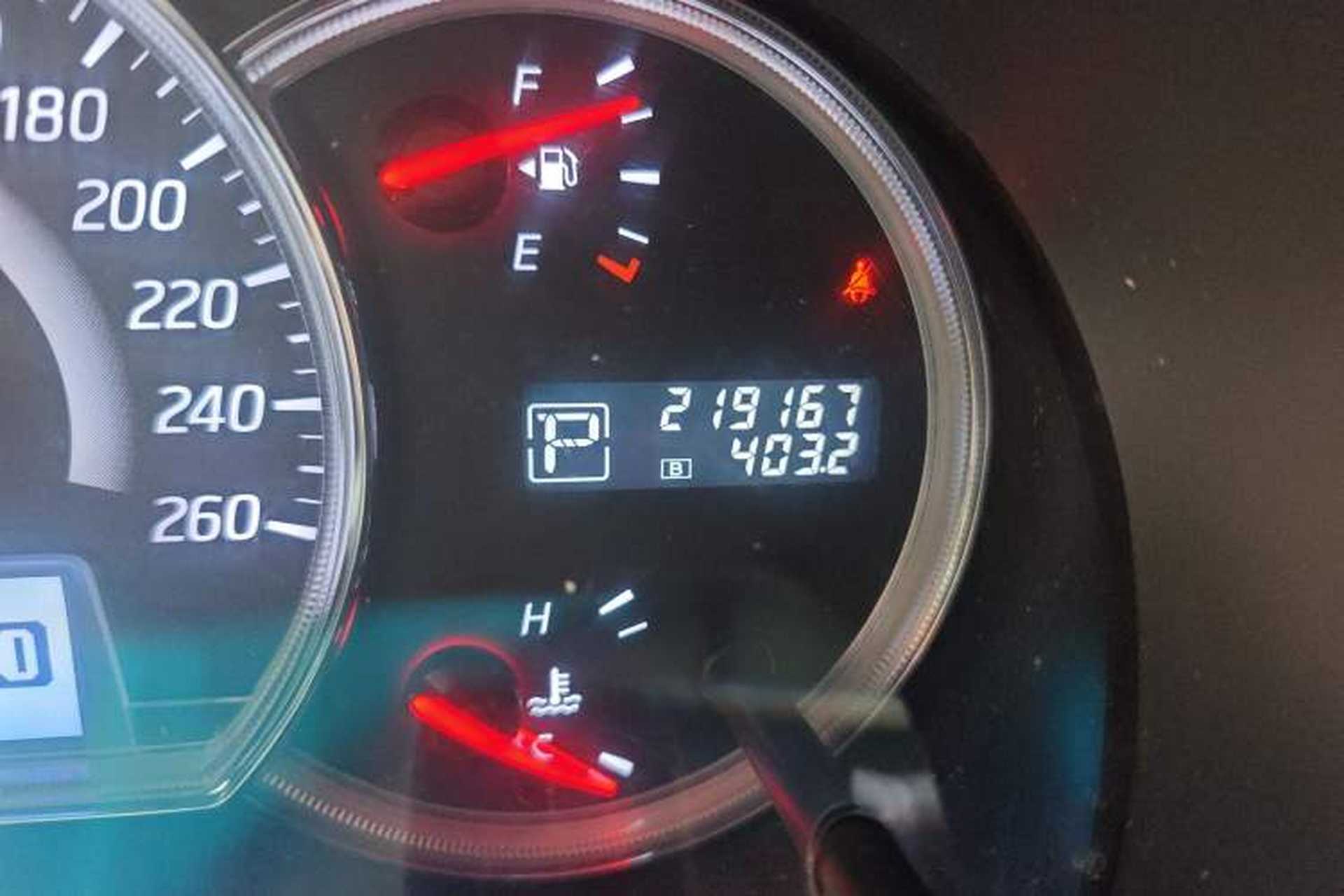 Used Nissan Teana 2011 2.5L XL Advanced Edition Odometer Close Up