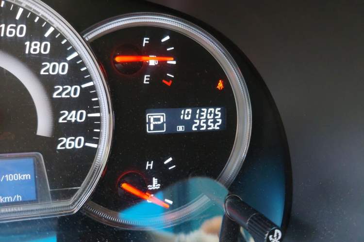 Used Nissan Teana 2011 2.0L XL Comfort Edition Odometer Close Up