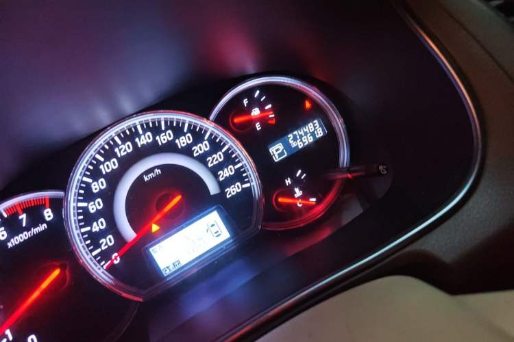 Used Nissan Teana 2011 Duke 2.5L XV Luxury Edition Odometer Close Up