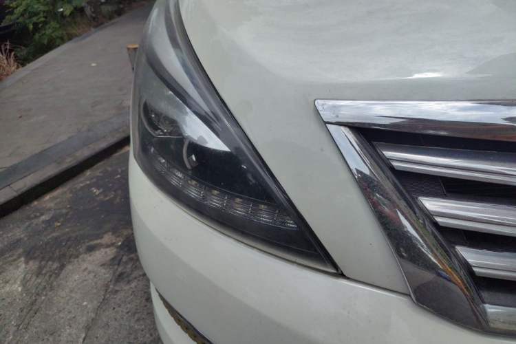 Used Nissan Teana 2011 2.0L XL Comfort Edition Right Front Headlight