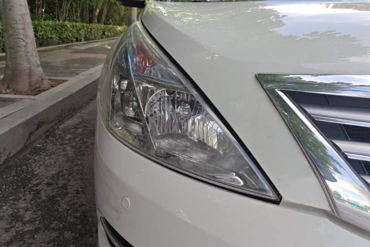 Used Nissan Teana 2011 2.0L XL Comfort Edition Right Front Headlight