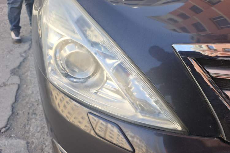 Used Nissan Teana 2011 2.5L XL Advanced Edition Right Front Headlight