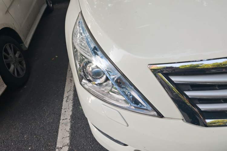 Used Nissan Teana 2011 2.5L XL Advanced Edition Right Front Headlight