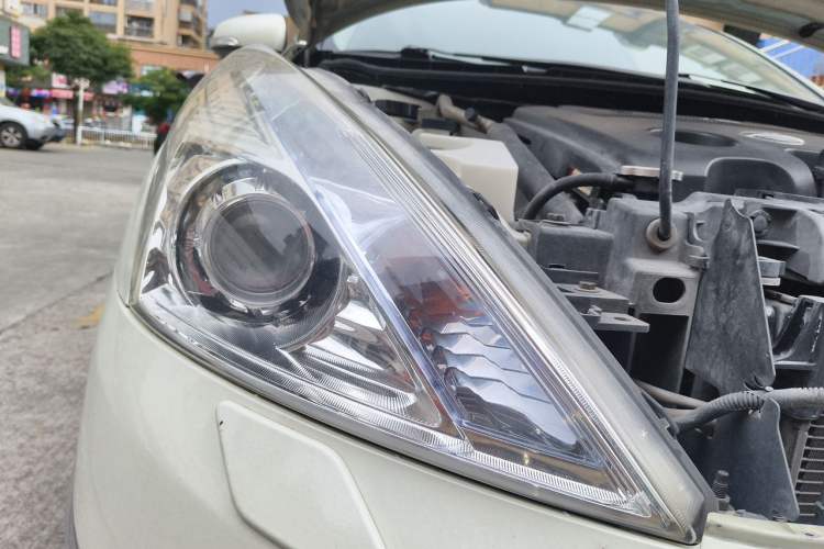 Used Nissan Teana 2011 Duke 2.5L XV Luxury Edition Right Front Headlight