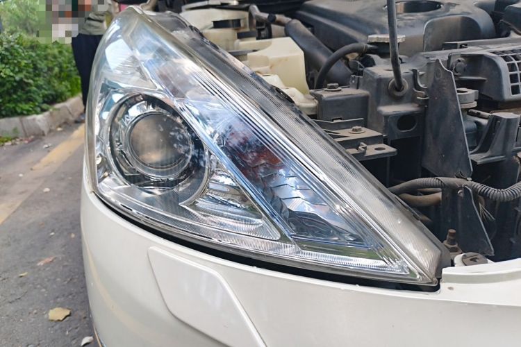 Used Nissan Teana 2011 Duke 2.5L XV Luxury Edition Right Front Headlight