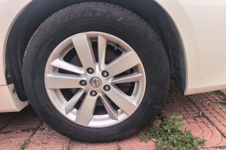 Used Nissan Teana 2011 2.5L XL Advanced Edition Right Front Wheel Hub