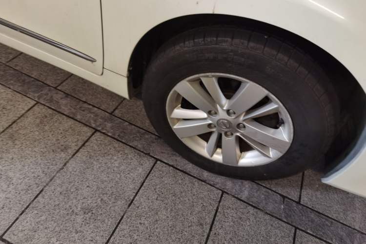 Used Nissan Teana 2011 2.0L XL Comfort Edition Right Front Wheel Hub