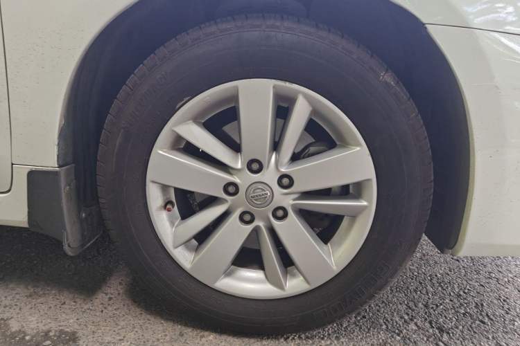 Used Nissan Teana 2011 2.0L XL Comfort Edition Right Front Wheel Hub
